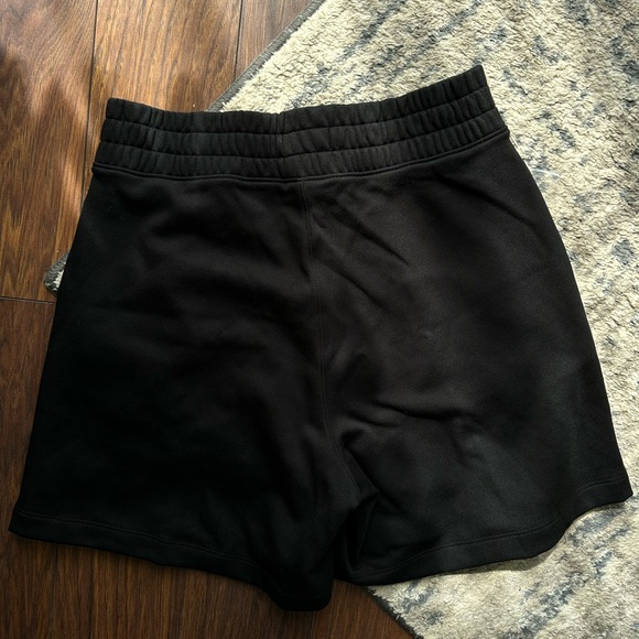 AYR Shorts - Picture 2 of 5